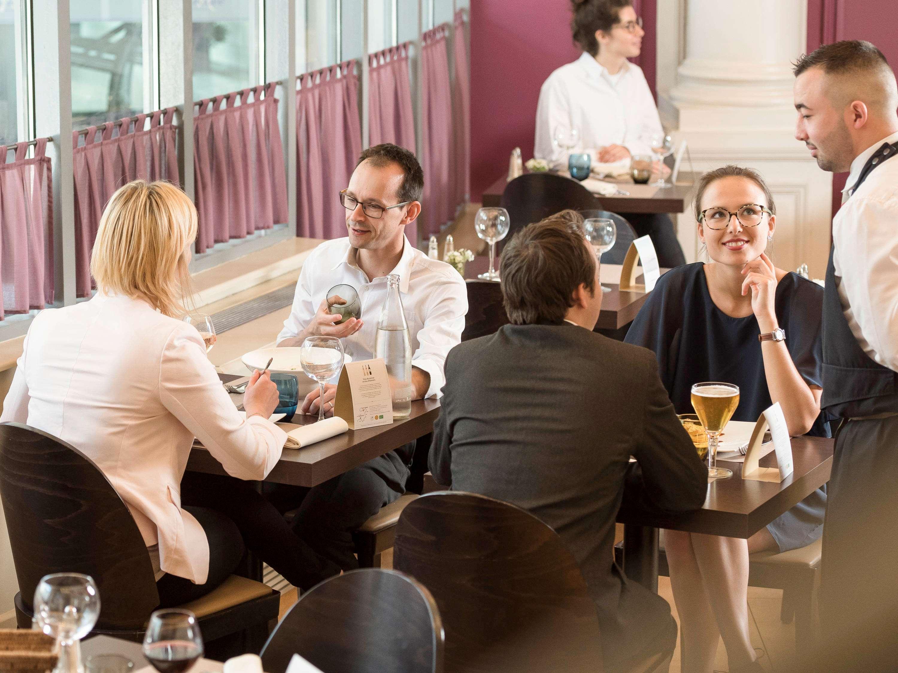 Mercure Lille Roubaix Grand Hotel Buitenkant foto