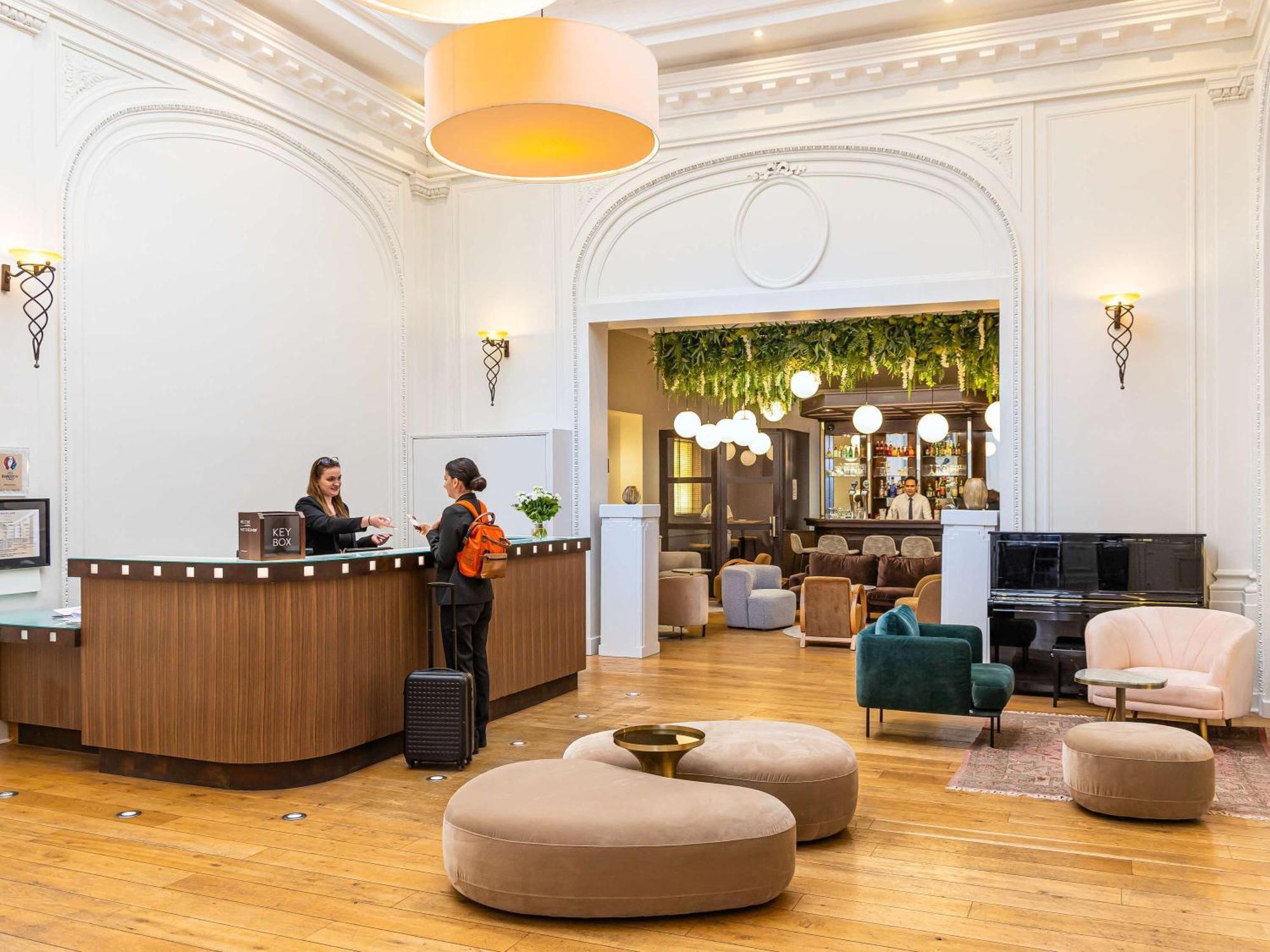 Mercure Lille Roubaix Grand Hotel Buitenkant foto